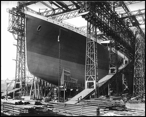 06-RMS_Titanic_ready_for_launch,_1911